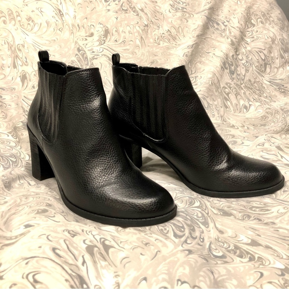 Dr. Scholl’s Black Launch Ankle Booties